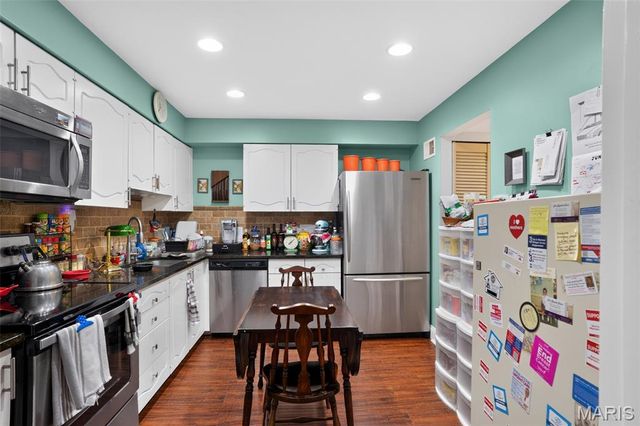 1525 Hampton Hall Drive 12, Chesterfield, MO 63017