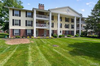 1525 Hampton Hall Drive 12, Chesterfield, MO 63017