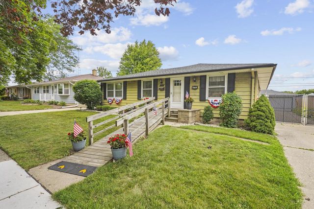 8715 34th AVENUE, Kenosha, WI 53142