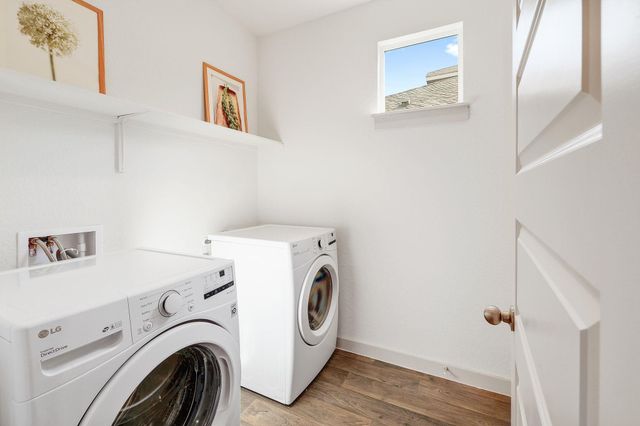 228 Lavaca River LN, Hutto, TX 78634