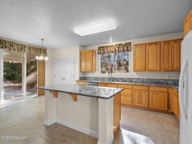 5860 E Hidden Valley Drive, Reno, NV 89502