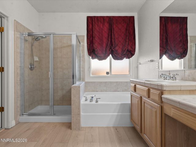 5860 E Hidden Valley Drive, Reno, NV 89502