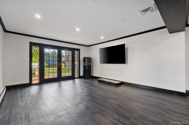 1055 Lawrence Court, North Woodmere, NY 11581