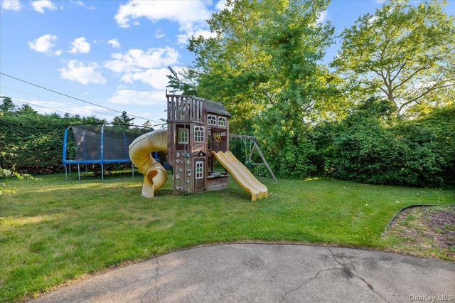 1055 Lawrence Court, North Woodmere, NY 11581