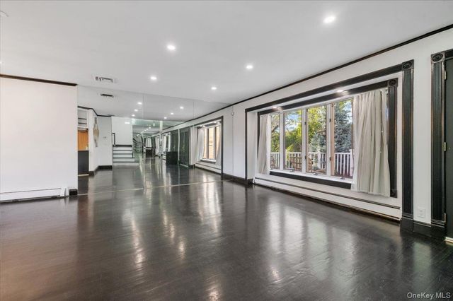 1055 Lawrence Court, North Woodmere, NY 11581