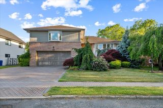 1055 Lawrence Court, North Woodmere, NY 11581