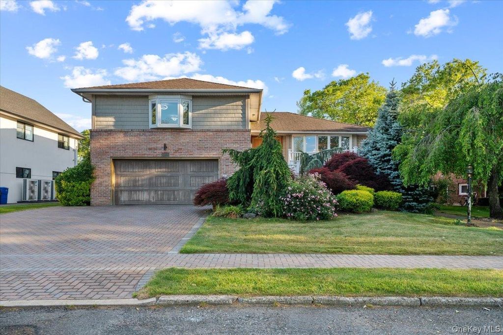 1055 Lawrence Court, North Woodmere, NY 11581