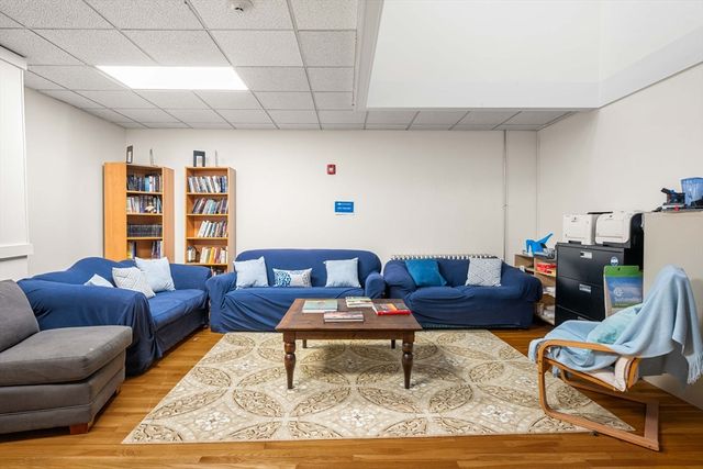 15 Notre Dame Ave, Cambridge, MA 02140