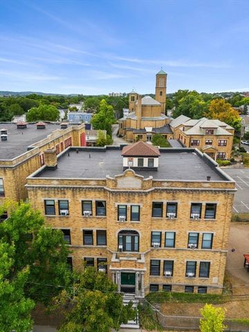 15 Notre Dame Ave, Cambridge, MA 02140