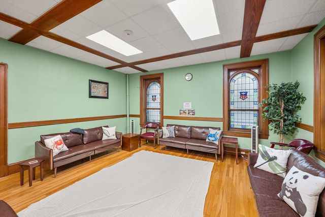 15 Notre Dame Ave, Cambridge, MA 02140