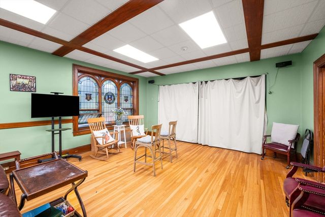 15 Notre Dame Ave, Cambridge, MA 02140