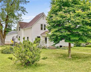 231 S Woodworth Street, Elmwood, WI 54740