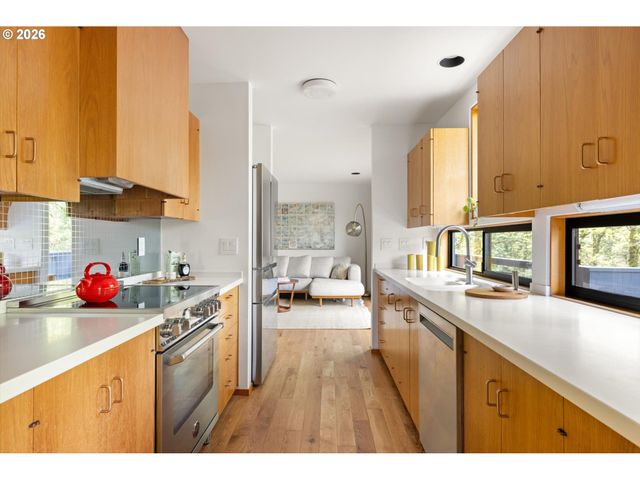 3119 Sw GALE Ave, Portland, OR 97239