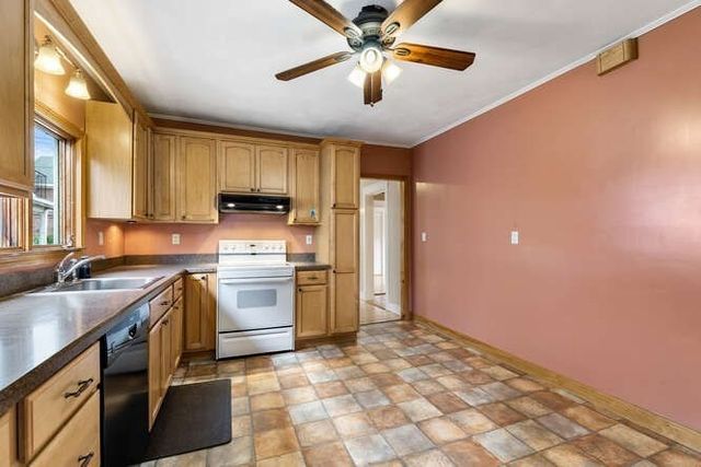 131 Yale St. 1, Medford, MA 02155