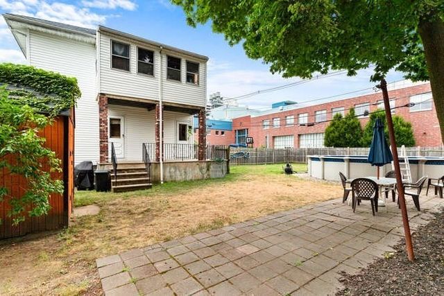 131 Yale St. 1, Medford, MA 02155