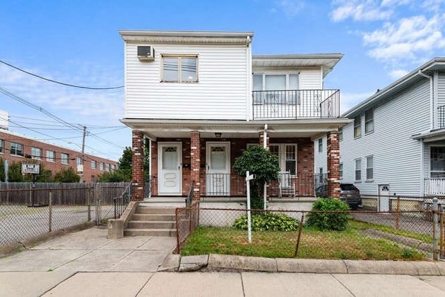 131 Yale St. 1, Medford, MA 02155