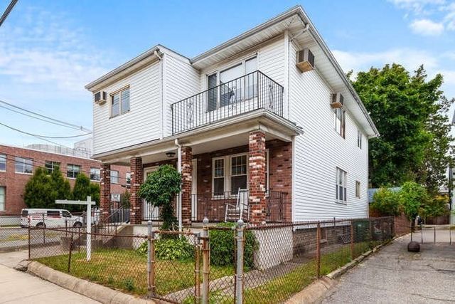 131 Yale St. 1, Medford, MA 02155