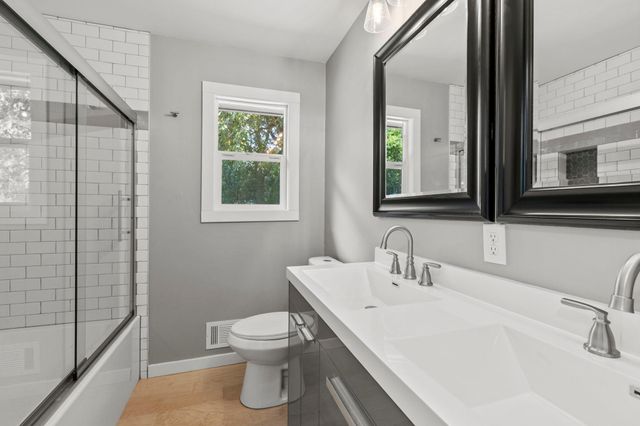 2865 Upper 79th Court E, Inver Grove Heights, MN 55076