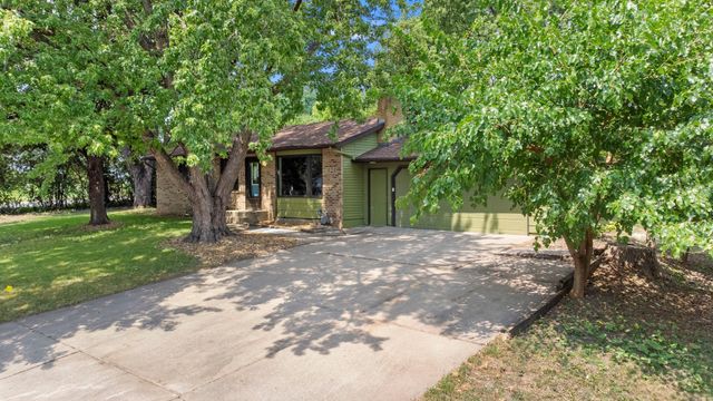 2865 Upper 79th Court E, Inver Grove Heights, MN 55076
