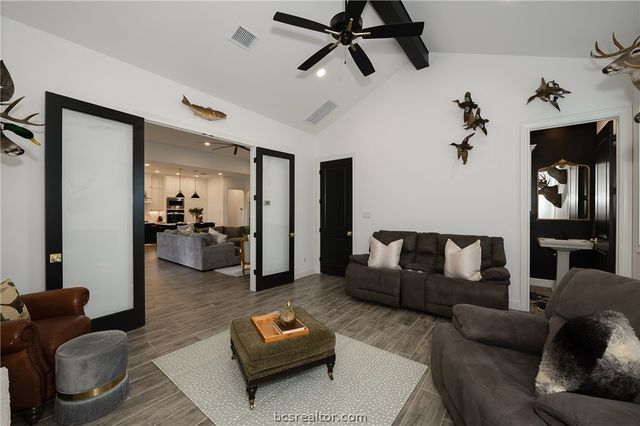 2205 Joe Will Drive, College Station, TX 77845