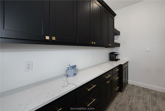 2205 Joe Will Drive, College Station, TX 77845
