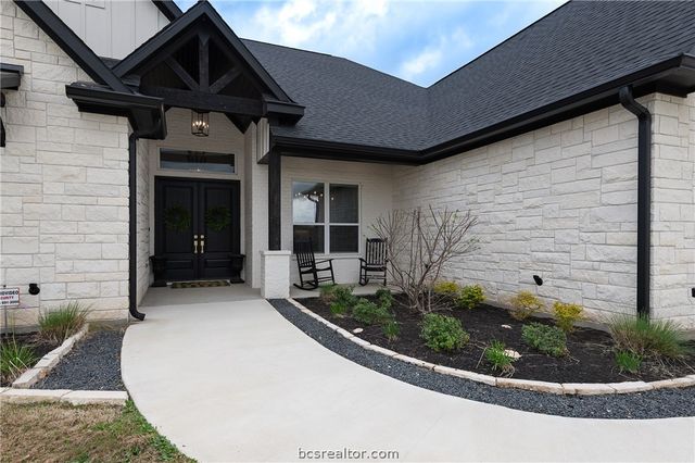 2205 Joe Will Drive, College Station, TX 77845