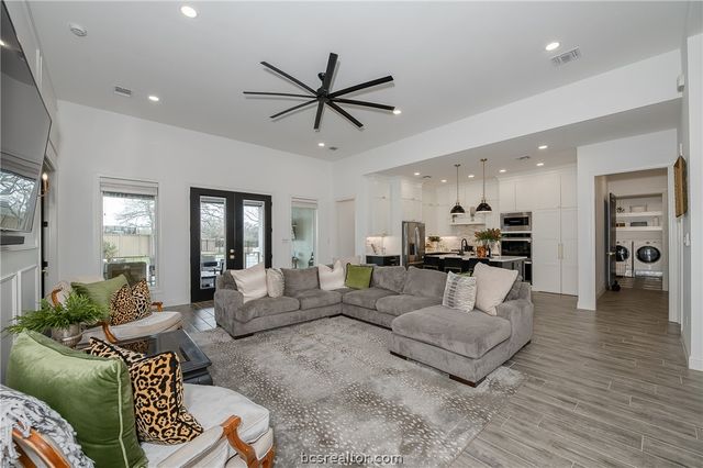 2205 Joe Will Drive, College Station, TX 77845