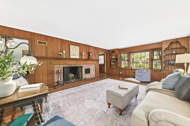 8022 Jackson Park BOULEVARD, Wauwatosa, WI 53213