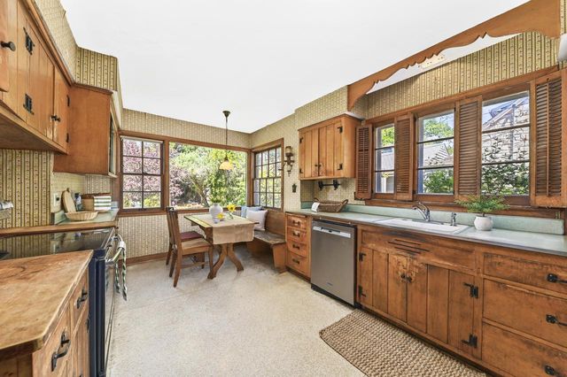 8022 Jackson Park BOULEVARD, Wauwatosa, WI 53213