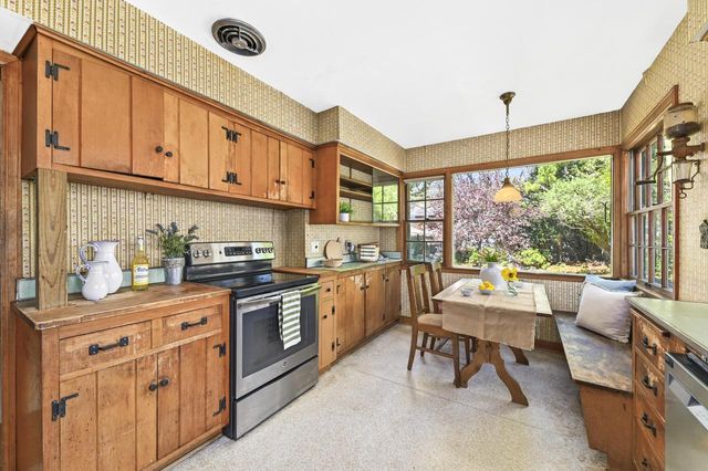 8022 Jackson Park BOULEVARD, Wauwatosa, WI 53213