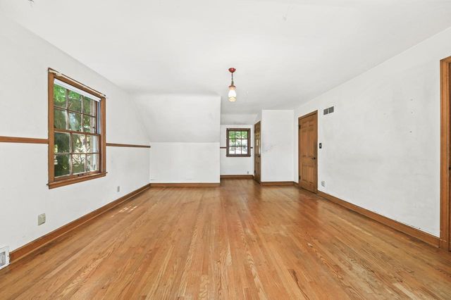 8022 Jackson Park BOULEVARD, Wauwatosa, WI 53213