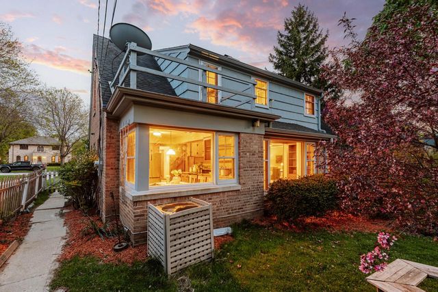 8022 Jackson Park BOULEVARD, Wauwatosa, WI 53213