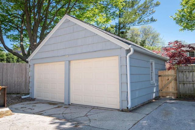 8022 Jackson Park BOULEVARD, Wauwatosa, WI 53213