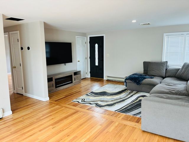 28 Etna Rd, Dedham, MA 02026