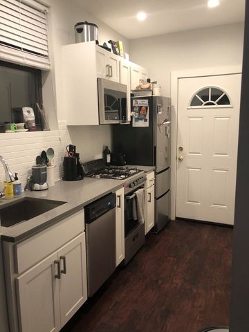 639 W ROSCOE Street R3, Chicago, IL 60657