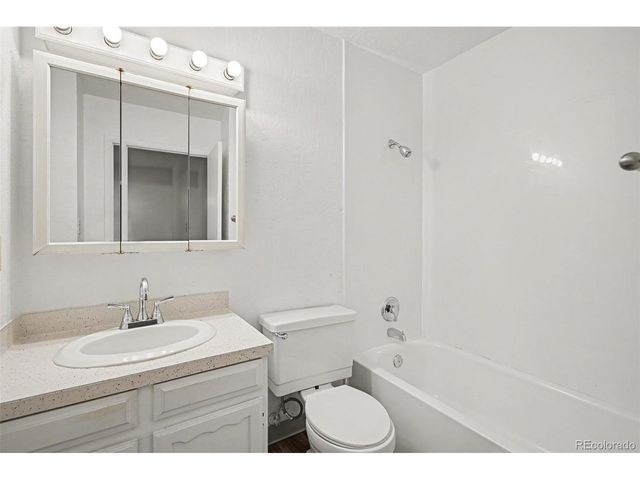 11819 E Canal Dr, Aurora, CO 80011