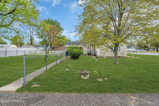 145 Cable Avenue, Beachwood, NJ 08722