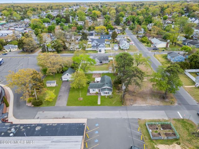 145 Cable Avenue, Beachwood, NJ 08722