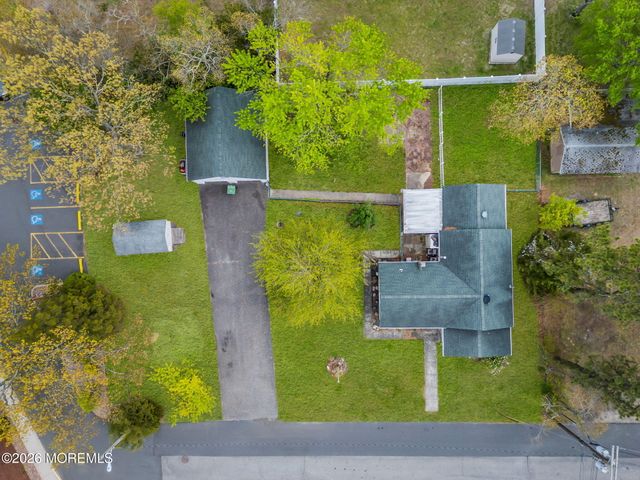 145 Cable Avenue, Beachwood, NJ 08722
