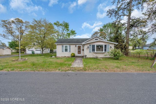 145 Cable Avenue, Beachwood, NJ 08722