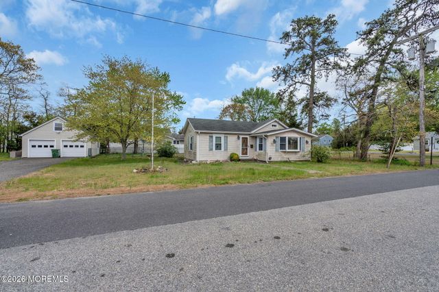145 Cable Avenue, Beachwood, NJ 08722