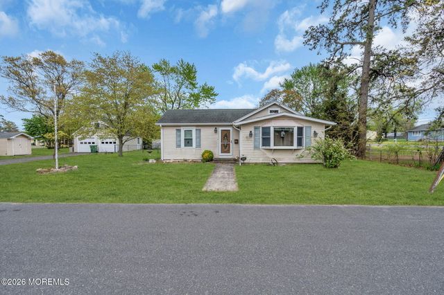 145 Cable Avenue, Beachwood, NJ 08722