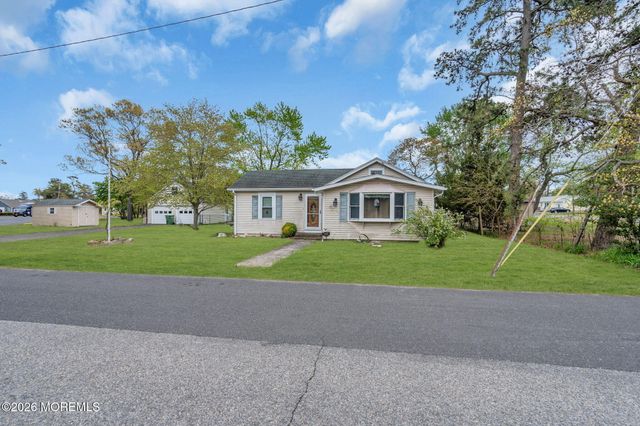 145 Cable Avenue, Beachwood, NJ 08722