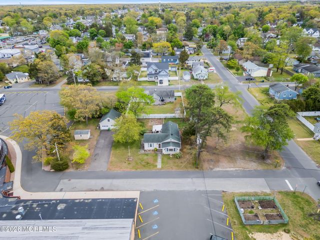 145 Cable Avenue, Beachwood, NJ 08722