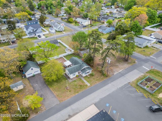 145 Cable Avenue, Beachwood, NJ 08722