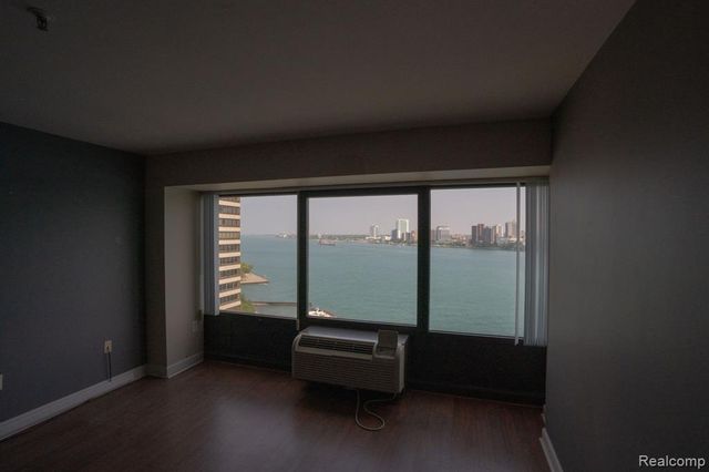 1001 Jefferson Avenue 300-14J, Detroit, MI 48226