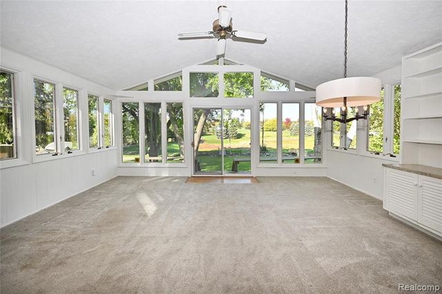 833 Fieldstone Court, Rochester Hills, MI 48309