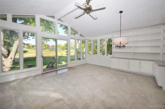 833 Fieldstone Court, Rochester Hills, MI 48309