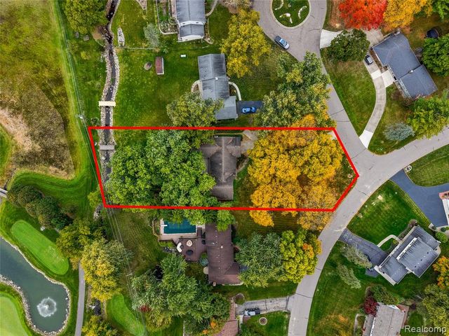 833 Fieldstone Court, Rochester Hills, MI 48309