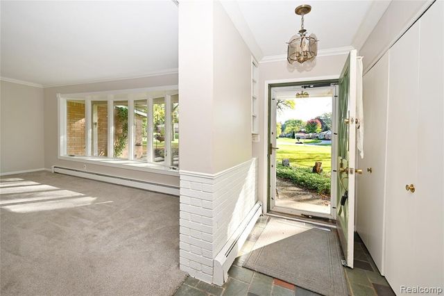 833 Fieldstone Court, Rochester Hills, MI 48309